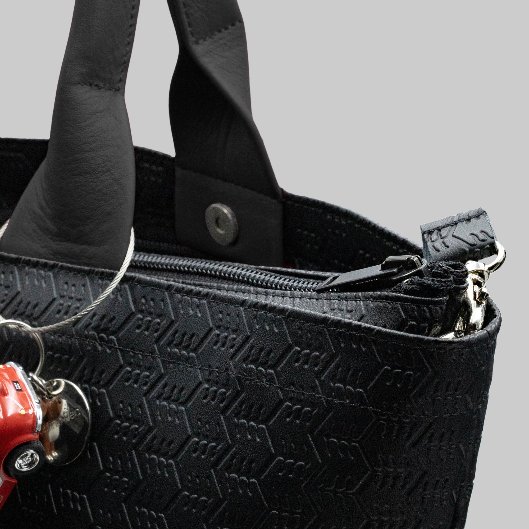 Road Runners Nationale 7 Smart Black with Maxi Pouch